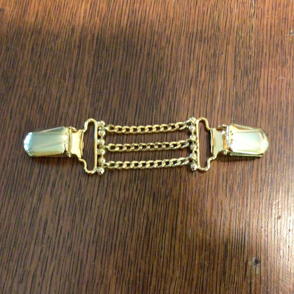 Gold Tone Chain Sweater Clip
